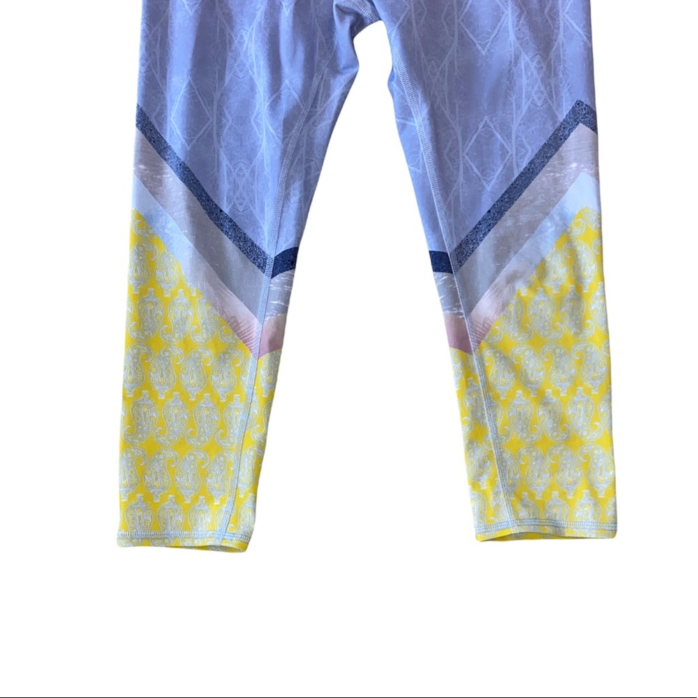 ALO Airbrush Tree Lace Sky Cropped Yoga Pants Leggings - S - Picture 5 of 13